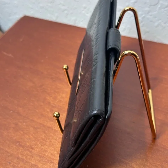 Gucci Guccissima Margaux Black
Calfskin Leather Continental
Wallet - Preowned - Picture 4 of 11